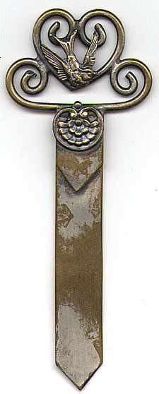 This bookmark is American made by an unknown manufacturer. It is made of brass and silverplate. The bird on the top is finely detailed. The approximate date of manufacture is 1900-1910.