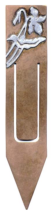  TThis bookmark was made in the US by Heintz Art Metal Shop. It is bronze with a dark brown patina and a design with a silver overlay. This is from the Arts and Crafts period. The date is 1910 - 1930.      