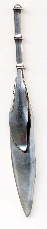  This bookmark is made in the US by an unknown manufacturer. It is only marked sterling. It is in the form of a a stalk of bamboo with two leaves as the blades of the bookmark.  The date is 1900 - 1910.  